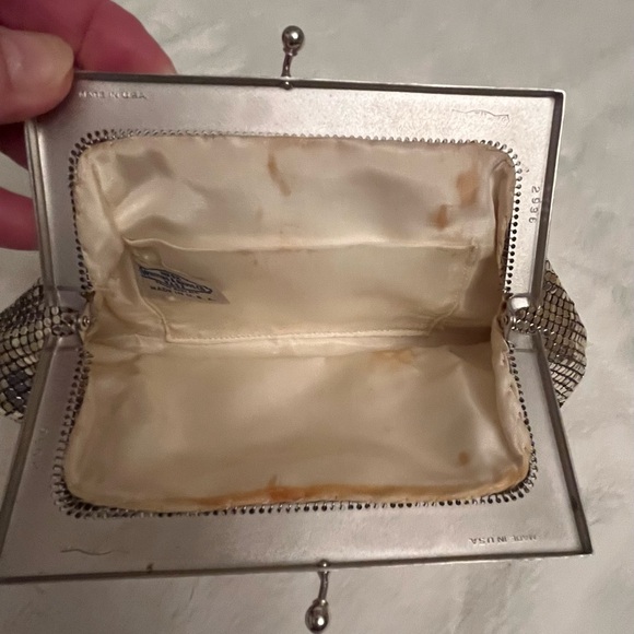 Vintage Clutch Hand Bags circa 1950 and before. - Picture 5 of 14